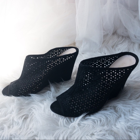 NINE WEST CORVA Women's Black Suede Peep-toe Mule - Picture 5 of 13